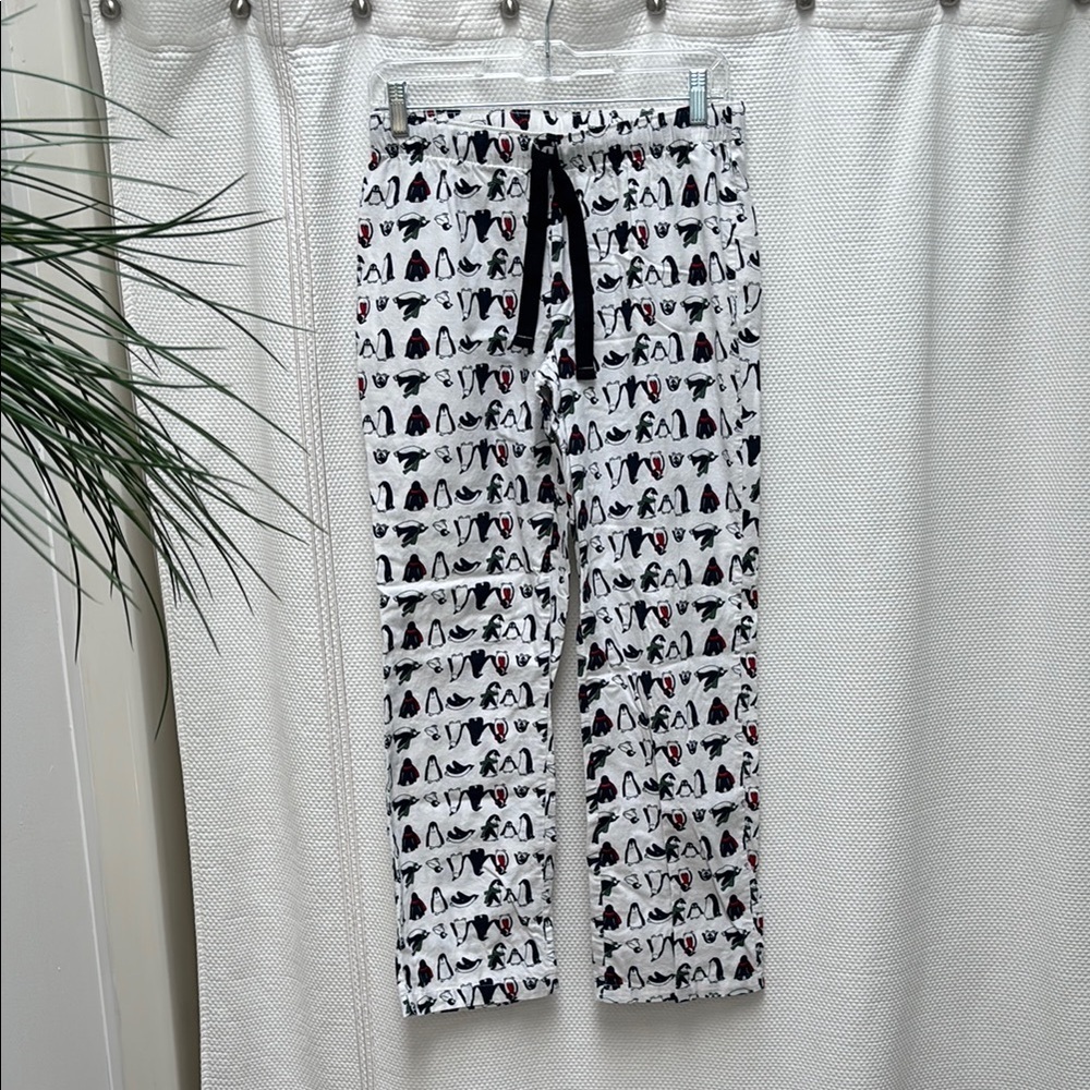 Amazon Essentials White Pajama Pants with Black, Red, and Green Print. Penguins!